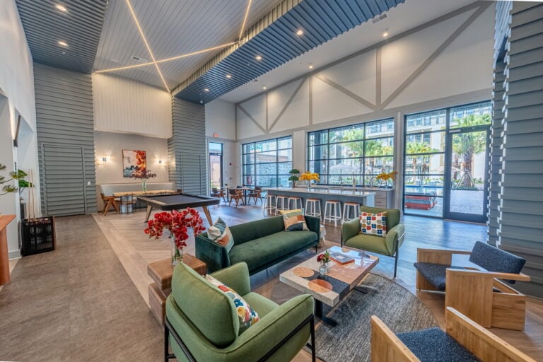 corner on main apartments springfield multifamily real estate jacksonville florida